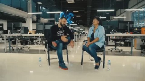 Исходя из этого текста, Татьяна Ким-Бакальчук хочет отдать Владиславу-мужу 0,5% совместно нажитого, а он желает (встречным иском) — 50%