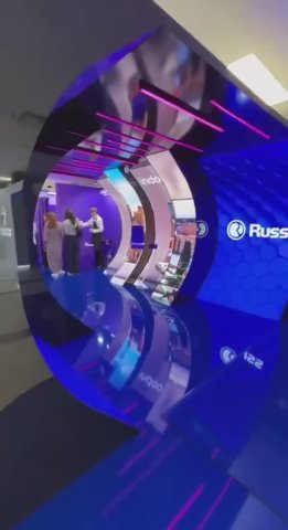 Где еще, если не на ВЭФе показать первым лицам страны, что все идет по плану?