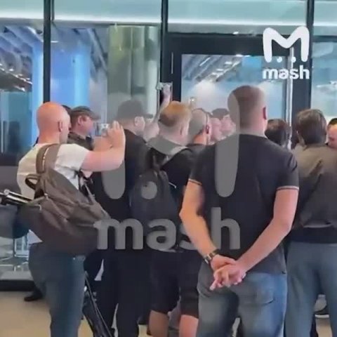 По информации Mash Владислав-муж приехал в офис ВБ с какой-то братвой и пацаны постреляли друг друга