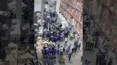 Сотрудники подрались