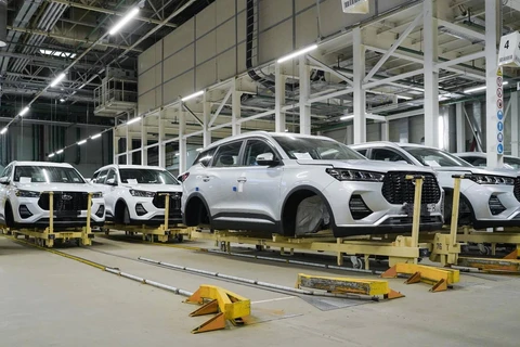 🤓«Автозавод Санкт-Петербург» сократил планы по сборке автомобилей Xcite на 2025 год в 2,5 раза из-за низкого спроса — сообщают Ведомости