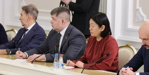 🤓Буквально на следующий день после участия Татьяны Ким (Бакальчук) во встрече предпринимателей с Александром Лукашенко, МАРТ (Министерство антимонопольного регулирования и торговли) нашел нарушения на сайте Wildberries