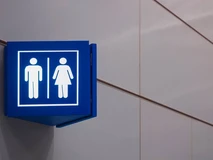 🤓Запомните, а лучше запишите: «Внутренний канон Желтого императора».  Китайская компания Three Brothers Machine Manufacturing(занимается производством транспортного оборудования) ввела строгие правила в отношении перерывов на туалет, назначив определённое время и ограничив незапланированные посещения двумя минутами