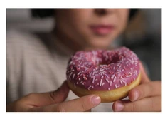 🤓Бельгия ужесточает правила рекламы нездоровой пищи.  С 2026 года в Бельгии запретят рекламу вредной еды, направленную на подростков до 16 лет