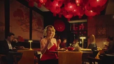 — Шеф, наш бизнес отнимает сверхэффективный маркетинговый инноватор